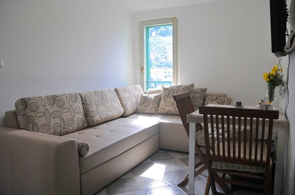 Apartment Стоморска Екстериор снимка